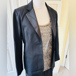 Absolutely beautiful dress tuxedo blazer.